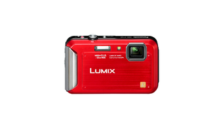 Illustration for article titled Panasonic Lumix ZS20: The Slimmest 20x Zoom Camera Yet
